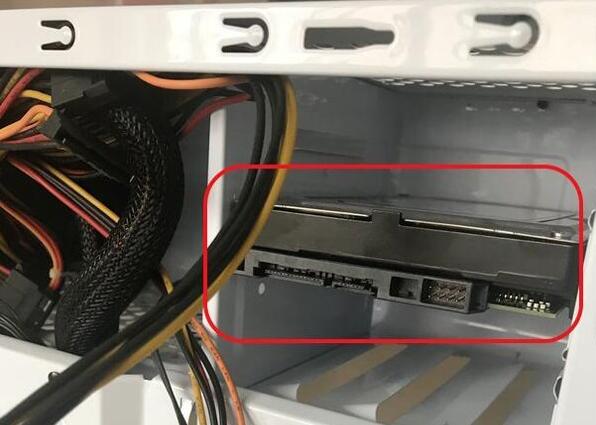 旧硬盘怎么加到新电脑上用?旧机械硬盘装到新台式电脑方法步骤