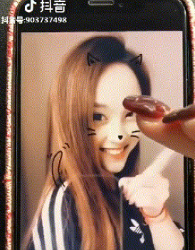 分享抖音APP拍出手指切换滤镜视频的具体操作。