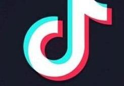 小编教你抖音APP拍出泡沫星空视频的基础操作。