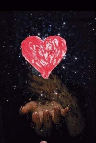 抖音APP拍出镜子爱心特效的操作流程截图