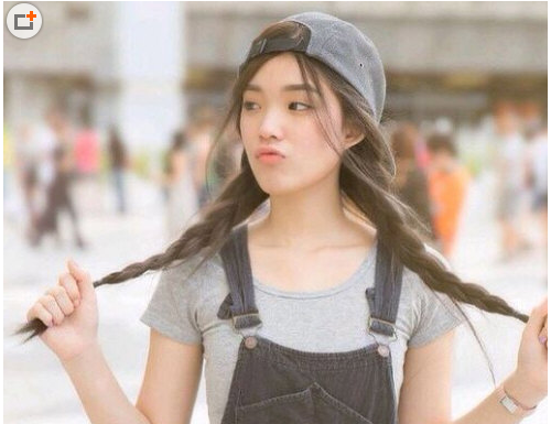 小编教你Picsart中制作格子拼图的简单步骤。