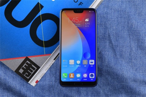 小编分享荣耀play开启语音助手的两个步骤。