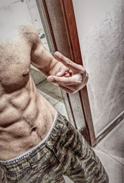 我来分享在mix滤镜大师中修饰肌肉的方法讲解。