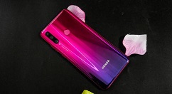 小编教你荣耀20关闭桌面图标对齐的操作步骤。