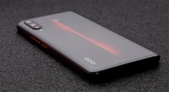 小编教你iqoo设置充电特效的具体操作教程。