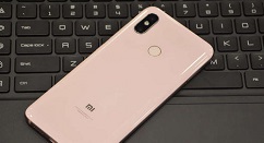 小编分享小米8开启熄屏显示时间的操作方法。