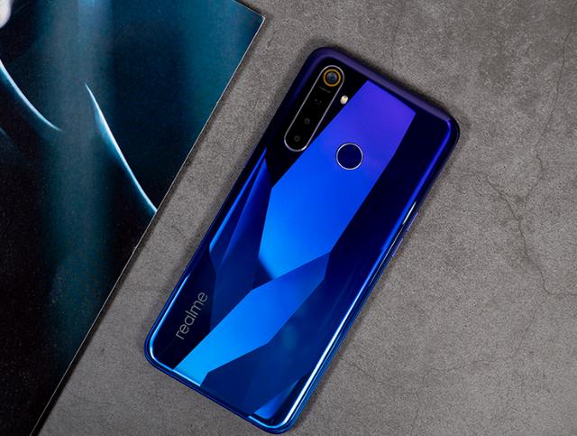 realme Q设置自动息屏时间的操作流程。