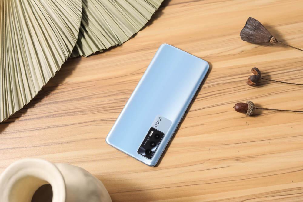 IQOONeo5有没有屏幕指纹。