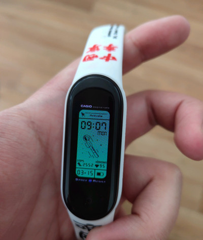 小米手环6怎么设置太空人表盘。