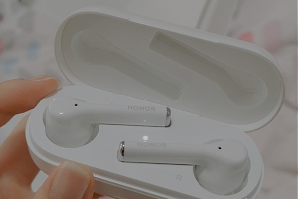 怎么配对荣耀耳机flypods3。