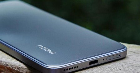 魅族18X后盖使用什么材质的。