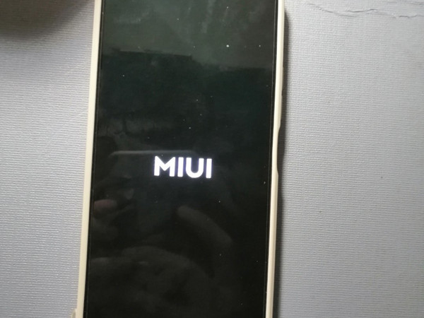 小米手机安全模式怎么开启。