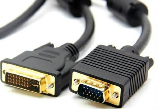 显示器黑屏但win10电脑一直在运行怎么回事。