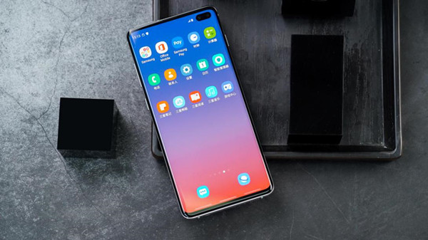 三星s10+屏幕怎么样。