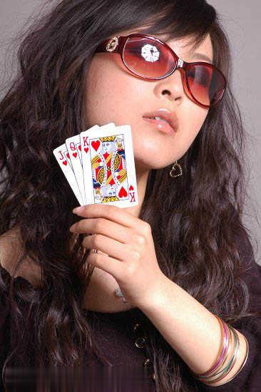 Photoshop制作仿刘芳视觉效果