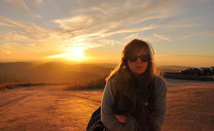 我来分享PS给逆光人物照片美化修复的处理技巧。