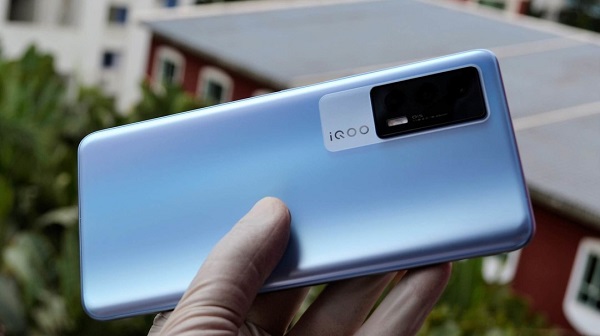 小编分享iqooneo5s多少钱