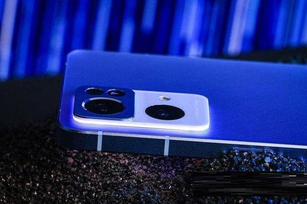 分享opporeno7pro英雄联盟定制版呼吸灯怎么打开 。。