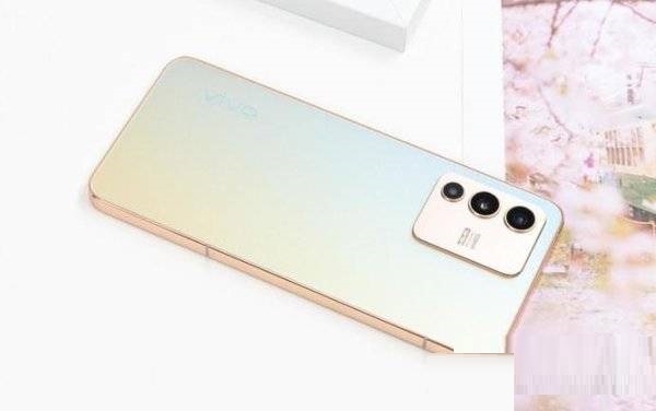 小编分享vivos12怎么样 。。