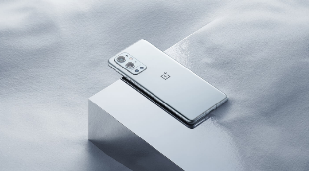 小编分享一加手机怎么设置早安播报 。。