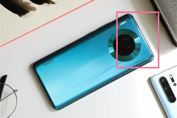 教你华为mate30nfc感应区在什么地方 。。