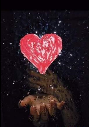 分享如何拍摄抖音镜子爱心特效