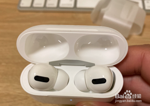 小编分享苹果AirPods Pro如何使用。